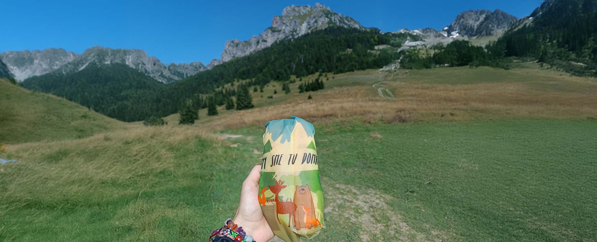 Ekologický piknik v prírode s produktmi lucynano a aj s produktmi od včelobalu